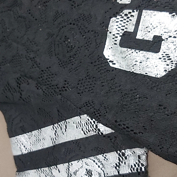 Black lace top - Picture 3 of 4